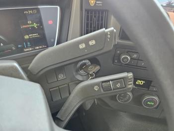 Volvo FM 420 6x2*4 / 28 tm KRAAN + HAAKARM